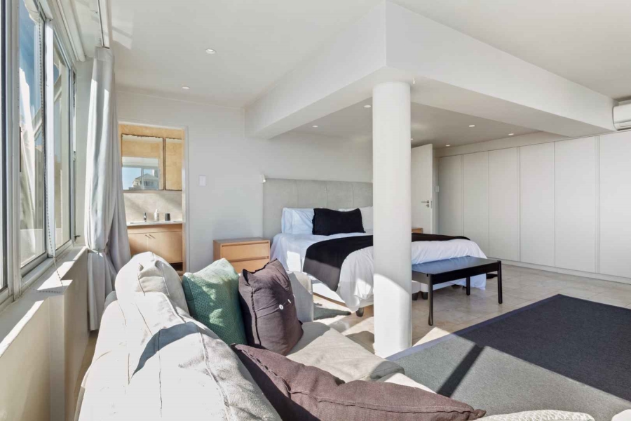 2 Bedroom Property for Sale in Sea Point Western Cape